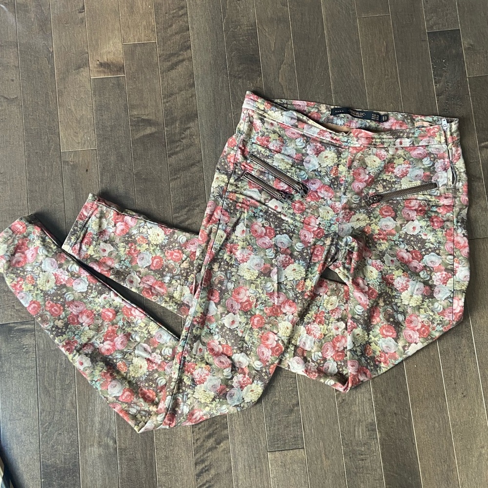 Floral Zara pants 🌸